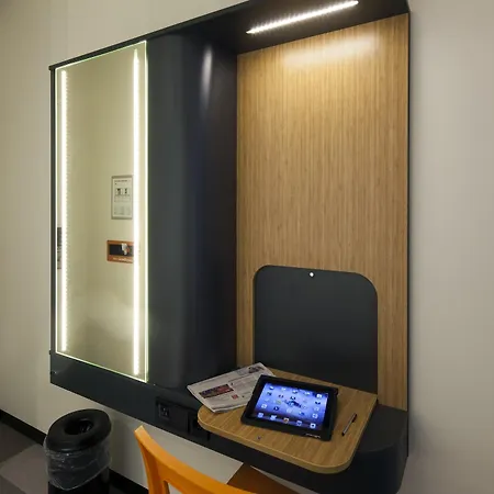 Easyhotel City Centre 3* Brussels