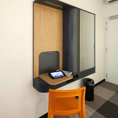 Easyhotel City Centre 3* Brussels