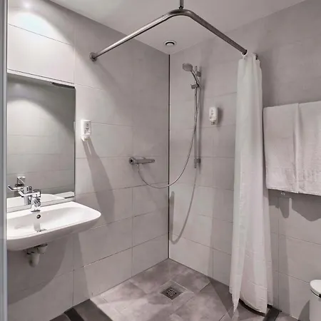 Easyhotel City Centre 3*