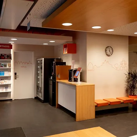 Easyhotel City Centre Hotel 3*
