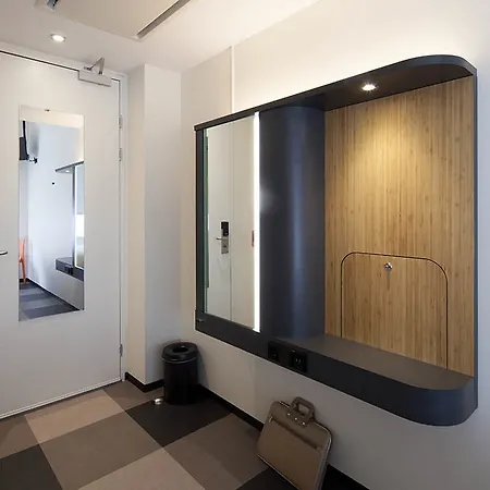 Easyhotel City Centre 3* Brussels
