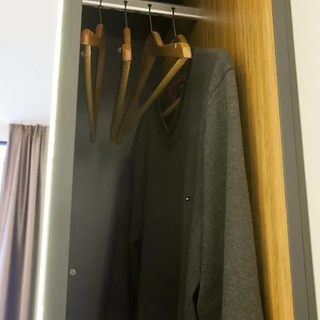 Easyhotel City Centre 3*