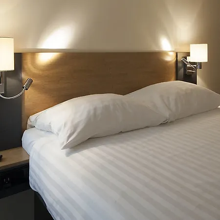 Easyhotel Centre 3* Bruxelas