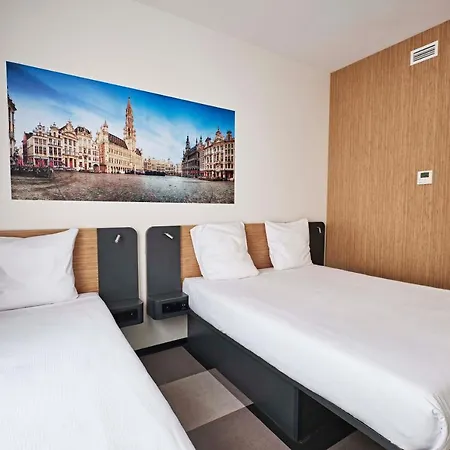 Easyhotel Centre מלון